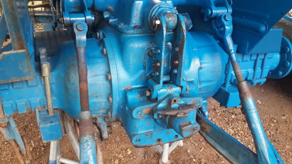 ขายรถไถฟอร์ด6600TA แท้เต็มคัน สภาพดีเครื่องแน่นแรงดี ไฮดรอลิคดี เกียร์ดี พวงมาลัยพาวเวอร์ พร้อมเล่มทะเบียน รูปรถเดิมๆมีครับ ขายรถไถฟอร์ด6600TA แท้เต็มคัน สภาพดีเครื่องแน่นแรงดี ไฮดรอลิคดี เกียร์ดี พวงมาลัยพาวเวอร์ พร้อมเล่มทะเบียน รูปรถเดิมๆมีครับ