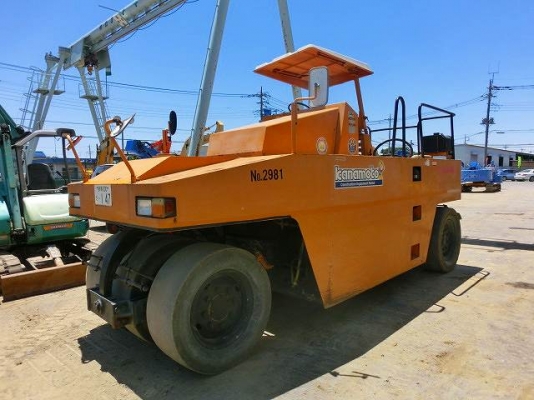 รถบด Dynapac CP201W  #46039 รถบดล้อยาง 7 ล้อ นำเข้าจากญี่ปุ่น ไม่เคยใช้งานในไทย สนใจติดต่อ ใหม่ 061-4194022