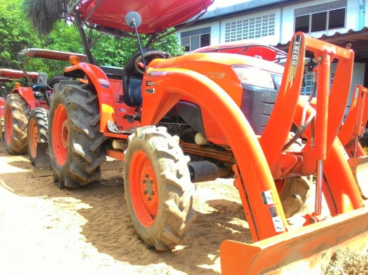ขายรถไถ KUBOTA L4708 พร้อมดันหน้าคานบน ผานพรวน 6จาน รถปี 54