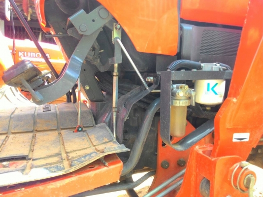 ขายรถไถ KUBOTA L4708 พร้อมดันหน้าคานบน ผานพรวน 6จาน รถปี 54