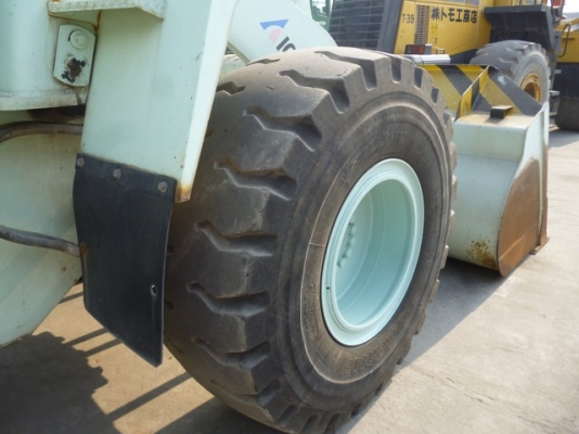 รถตักมือ 2 นำเข้าจากญี่ปุ่นโดยตรง  KOMATSU WA320-5