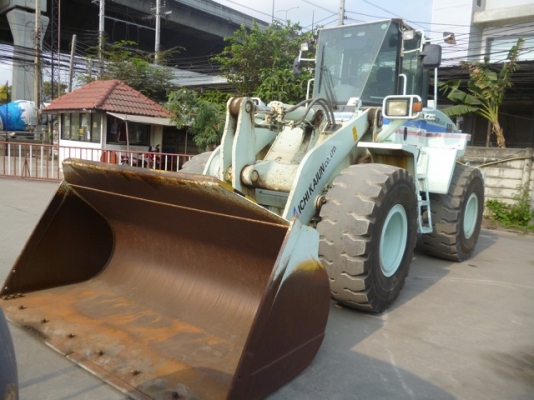 รถตักมือ 2 นำเข้าจากญี่ปุ่นโดยตรง  KOMATSU WA320-5
