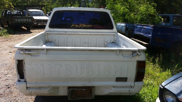 มิตซู l200 กระบะ 4 ประตู ทะเบียนขาดปี 57 เอกสารพร้อมโอน ขาย 25,000 บาท มิตซู l200 กระบะ 4 ประตู ทะเบียนขาดปี 57 เอกสารพร้อมโอน ขาย 25,000 บาท