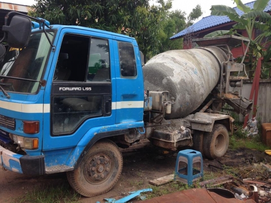 ขายรถโม่ปูน 3คิว ร็อกกี้195แรง สภาพพร้อมใช้งาน เอกสารพร้อมโอน สนใจโทร 090-8588220คุณนะ 093-3258446คุณบิว หรือเข้าดูสินค้าอื่นๆได้ที่ www.truck.in.th/498 หรือเพจFacebook ณรงค์ ซื้อขายรถมือสอง (เว็บไซต์ส่วนตัว) หรือFacebook ตลาดรถมือสอง คุณนะ