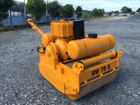 ขายรถบดเดินตามBomagรุ่นBW75Sมือสองญี่ปุ่นคันใหญ่950กก.มีให้เลือกหลายคัน หลายขนาด