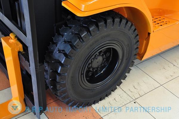 ขายรถโฟล์คลิฟท์มือสอง TOYOTA รุ่น 7FD25 ราคา xxx,xxx บาท นำเข้าจากประเทศญี่ปุ่น 100\% ไม่เคยใช้งานในไทย