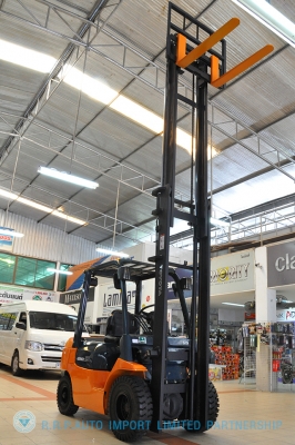 ขายรถโฟล์คลิฟท์มือสอง TOYOTA รุ่น 7FD25 ราคา xxx,xxx บาท นำเข้าจากประเทศญี่ปุ่น 100\% ไม่เคยใช้งานในไทย