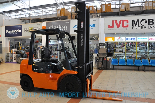 ขายรถโฟล์คลิฟท์มือสอง TOYOTA รุ่น 7FD25 ราคา xxx,xxx บาท นำเข้าจากประเทศญี่ปุ่น 100\% ไม่เคยใช้งานในไทย