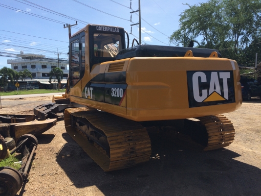 ขาย CAT 320 V2 ทะเบียนพร้อม มีไลน์หัวกระแทก ราคา 950000 บาท ขาย CAT 320 V2 ทะเบียนพร้อม มีไลน์หัวกระแทก ราคา 950000 บาท