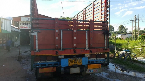 ขายรถล่อง เพลาเดียว ISUZU ROCKY 175 เปลี่ยนช่วงล่างใหญ่แล้ว เครื่อง 6BG1 175 แรงม้า คัสซีสวย เบรคลมดัน พวงมาลัยพาวเวอร์ ทะเบียนพร้อมโอนครับ
