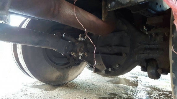 ขายรถล่อง เพลาเดียว ISUZU ROCKY 175 เปลี่ยนช่วงล่างใหญ่แล้ว เครื่อง 6BG1 175 แรงม้า คัสซีสวย เบรคลมดัน พวงมาลัยพาวเวอร์ ทะเบียนพร้อมโอนครับ