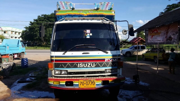 ขายรถล่อง เพลาเดียว ISUZU ROCKY 175 เปลี่ยนช่วงล่างใหญ่แล้ว เครื่อง 6BG1 175 แรงม้า คัสซีสวย เบรคลมดัน พวงมาลัยพาวเวอร์ ทะเบียนพร้อมโอนครับ