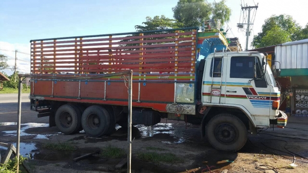 ขายรถล่อง เพลาเดียว ISUZU ROCKY 175 เปลี่ยนช่วงล่างใหญ่แล้ว เครื่อง 6BG1 175 แรงม้า คัสซีสวย เบรคลมดัน พวงมาลัยพาวเวอร์ ทะเบียนพร้อมโอนครับ