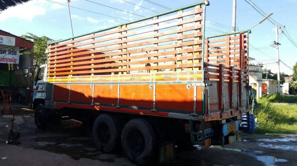 ขายรถล่อง เพลาเดียว ISUZU ROCKY 175 เปลี่ยนช่วงล่างใหญ่แล้ว เครื่อง 6BG1 175 แรงม้า คัสซีสวย เบรคลมดัน พวงมาลัยพาวเวอร์ ทะเบียนพร้อมโอนครับ