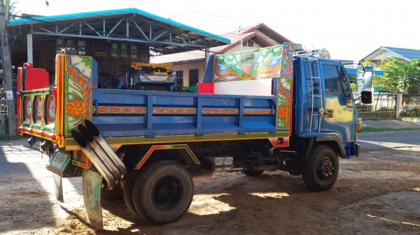 ต้องการขายรถดั้มอีชุชุ 195 แรง สภาพสวยไม่มีที่ติรับรองได้ FRR 32 LB