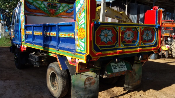 ต้องการขายรถดั้มอีชุชุ 195 แรง สภาพสวยไม่มีที่ติรับรองได้ FRR 32 LB