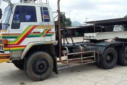 ขายรถบรรทุก 18 ล้อหัวลากพร้อมหางโลเบต ISUZU ROCKY 240 แรงม้าโค๊ชK หางโลเบตอู่ ทวีทรัพย์ 2 เพลา ราคา 950000