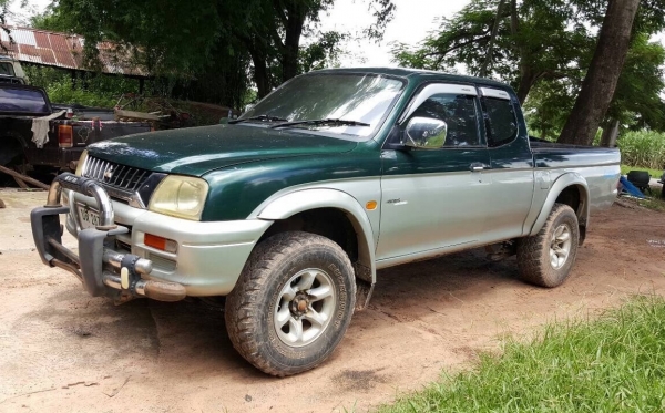 ขาย MITSU 2.8 4X4 ปี 2001/2544 สภาพสวยพร้อมใช้งาน เครื่องดี คัสซีสวย เกียร์โฟล์ใช้ได้ปกติ แอร์เย็น ทะเบียนพร้อมโอนครับ