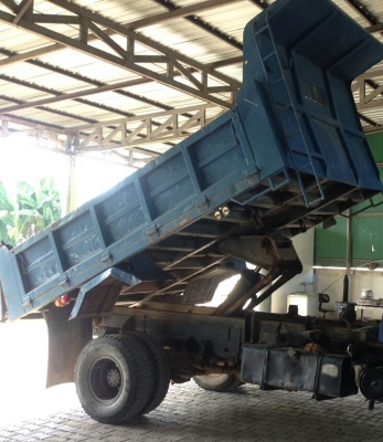 หกล้อ อีซูซุ NPR115 สั่งลุย ดั้ม5คิว สภาพดีพร้อมลุย ทะเบียนพร้อมโอน ราคา 390,000บ แบบเบาๆ หกล้อ อีซูซุ NPR115 สั่งลุย ดั้ม5คิว สภาพดีพร้อมลุย ทะเบียนพร้อมโอน ราคา 390,000บ แบบเบาๆ