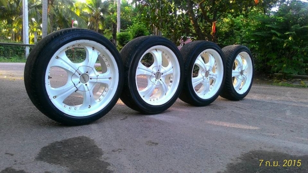 ขายล้อแม็กขอบ 17 พร้อมยาง4วง ราคา 4,900 บ.(ขายแล้ว)