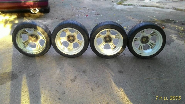 ขายล้อแม็กขอบ 17 พร้อมยาง4วง ราคา 4,900 บ.(ขายแล้ว)
