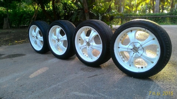 ขายล้อแม็กขอบ 17 พร้อมยาง4วง ราคา 4,900 บ.(ขายแล้ว)