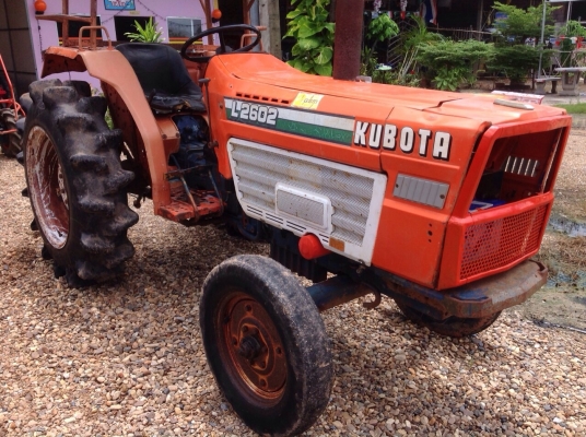 แทรกเตอร์คูโบต้า L2602 สภาพดีเดิม แทรกเตอร์คูโบต้า L2602 สภาพดีเดิม