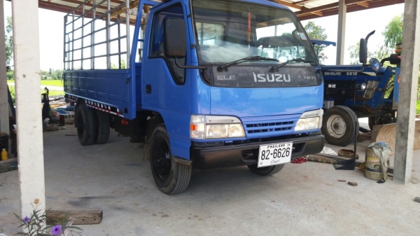 ขาย6ล้อ130แรงปี48รถห้างแท้ยาว4.3ม ขาย6ล้อ130แรงปี48รถห้างแท้ยาว4.3ม