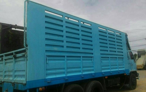 ขายรถ10ล้อ1เพลา ร็อกกี้175แรง เครื่องดีแคชซีสวย ยางดี ภายในสวย แอร์เย็น สภาพพร้อมใช้งาน เอกสารพร้อมโอน สนใจโทร 090-8588220คุณนะ 093-3258446คุณบิว หรือเข้าดูสินค้าอื่นๆได้ที่ www.truck.in.th/498 หรือเพจFacebook ณรงค์ ซื้อขายรถมือสอง (เว็บไซต์ส่วนตัว) หรือF