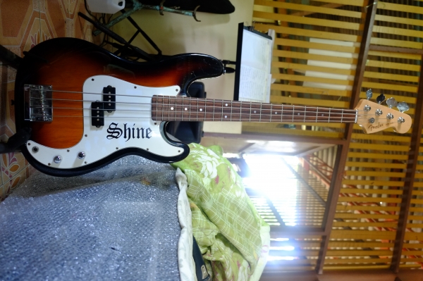 ขออณุญาติพี่เสือประกาศขายด่วนเครื่องดนตรีทั้งวงครบมีกลองชุด เบส กีตาร์2ตัว คีบอร์ด แซกโซโฟน ปังโก้ แทมลีน เอฟเฟคกีตาร์ เอฟเฟคกลอง ไมค์กลอง1ชุด