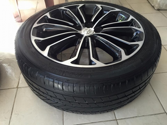 ล้อ toyota New altis พร้อมยาง 215/45/ขอบ17 5รู100