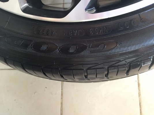 ล้อ toyota New altis พร้อมยาง 215/45/ขอบ17 5รู100