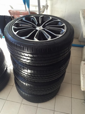 ล้อ toyota New altis พร้อมยาง 215/45/ขอบ17 5รู100