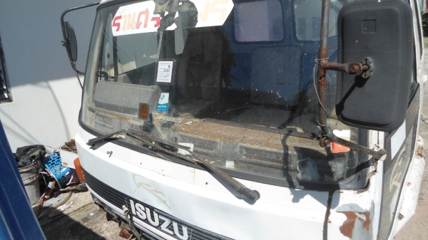 หัวตามสภาพ อีซซุ ล๊อกกี้ อุปกรณ์ครบๆ พื้นผุ ตรงวางเท้า2 ข้าง ค านดี หัวตามสภาพ อีซซุ ล๊อกกี้ อุปกรณ์ครบๆ พื้นผุ ตรงวางเท้า2 ข้าง ค านดี