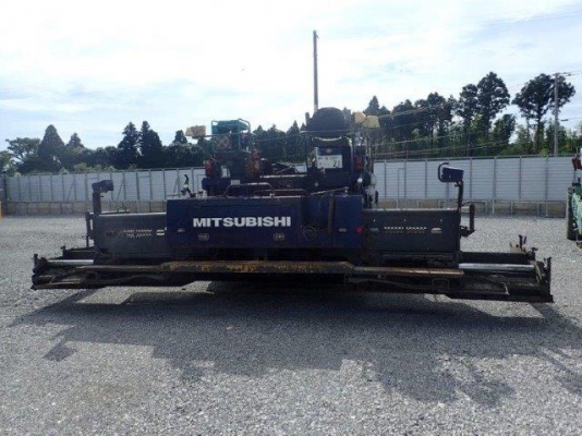 รถปูยาง Misubishi รุ่น MF61WD ปูยางได้กว้าง 6 เมตร ติดต่อ ใหม่ 061-4194022 รถปูยาง Misubishi รุ่น MF61WD ปูยางได้กว้าง 6 เมตร ติดต่อ ใหม่ 061-4194022