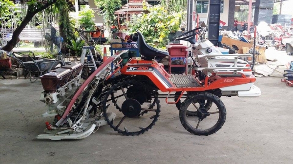 นำเข้าจากญี่ปุ่น รถดำนานั่งขับ KUBOTA รุ่น S1-400R (NODA) เก่าญี่ปุ่น พร้อมกล่องหยอดปุ๋ยด้านท้าย