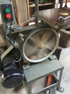 เครื่องเลื่อยสายพาน