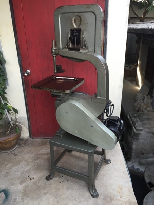 เครื่องเลื่อยสายพาน