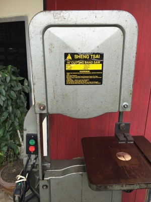 เครื่องเลื่อยสายพาน