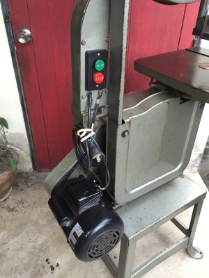 เครื่องเลื่อยสายพาน