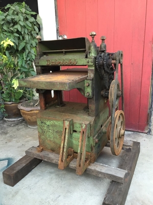 เครื่องรีดไม้ ยี่ห้อ Dainichi