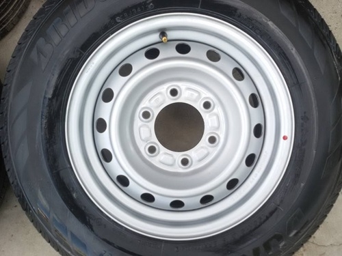 ขายล้อกะทะ15 6รู ยาง195R15 4 ล้อ 4000 ขายล้อกะทะ15 6รู ยาง195R15 4 ล้อ 4000