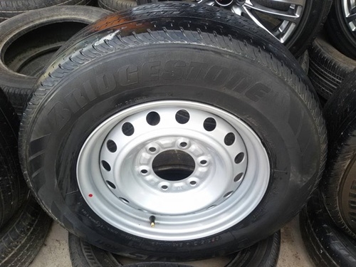 ขายล้อกะทะ15 6รู ยาง195R15 4 ล้อ 4000 ขายล้อกะทะ15 6รู ยาง195R15 4 ล้อ 4000