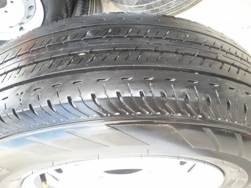 ขายล้อกะทะ15 6รู ยาง195R15 4 ล้อ 4000 ขายล้อกะทะ15 6รู ยาง195R15 4 ล้อ 4000