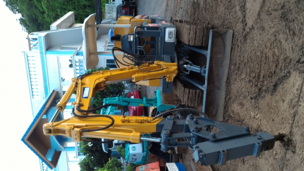 ขายรถขุดหัวกระแทก YANMAR YB-301 เครื่อง 3 สูบ เครื่ิงดีปั้มดี เป็นรถเก่านอกมีเอกสารพร้อม สภาพพร้อมใช้งาน ราคา 330,000 บาท สนใจติดต่อ 083-3436937 line:mjkodream