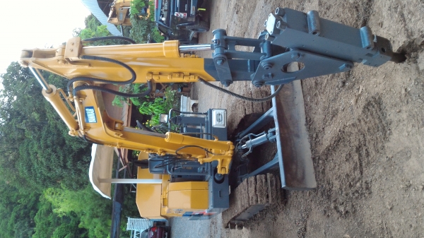 ขายรถขุดหัวกระแทก YANMAR YB-301 เครื่อง 3 สูบ เครื่ิงดีปั้มดี เป็นรถเก่านอกมีเอกสารพร้อม สภาพพร้อมใช้งาน ราคา 330,000 บาท สนใจติดต่อ 083-3436937 line:mjkodream