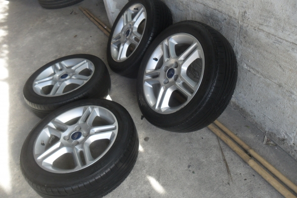 ล้อแม็ก 16นิ้ว 4รู100 ฟอด พร้อมยาง สวยๆ 4 ล้อ ราคา 5700 บาท ล้อแม็ก 16นิ้ว 4รู100 ฟอด พร้อมยาง สวยๆ 4 ล้อ ราคา 5700 บาท