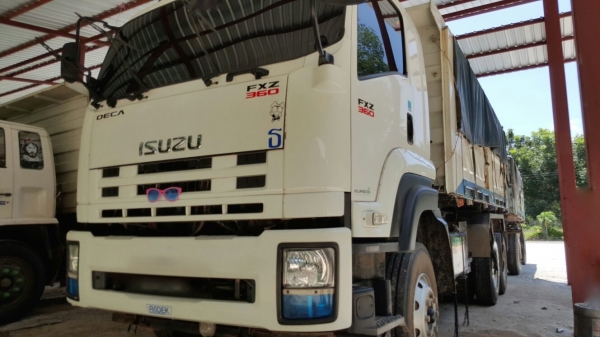 รถอีซูซุ 10 ล้อดั้ม FXZ 360 แรงม้า. ปี 56    สนใจติดต่อ  081 - 6079515