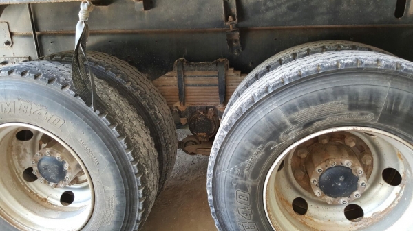 รถอีซูซุ 10 ล้อดั้ม FXZ 360 แรงม้า. ปี 56    สนใจติดต่อ  081 - 6079515