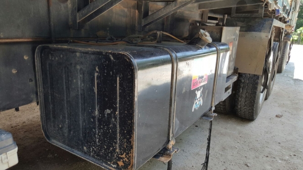 รถอีซูซุ 10 ล้อดั้ม FXZ 360 แรงม้า. ปี 56    สนใจติดต่อ  081 - 6079515